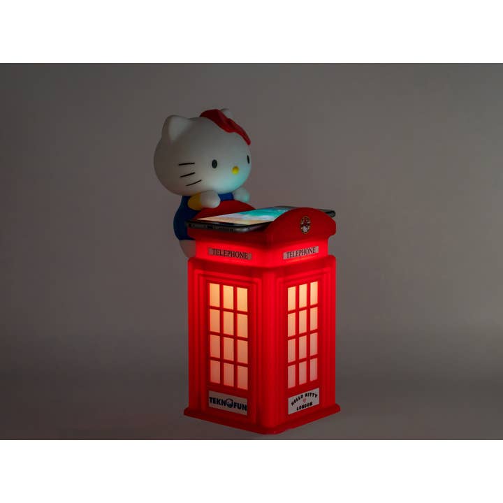 American Hobbies & Merchandising - Wholesale Portable Charger - Hello Kitty Wireless Charger London Phone Booth