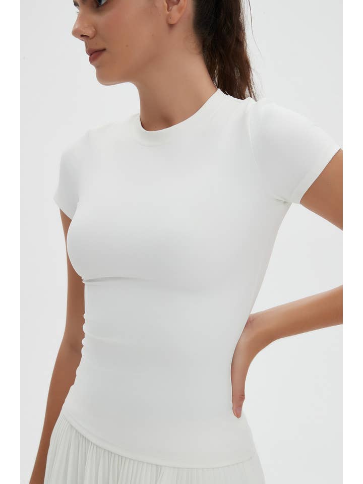 Mantra Active - Wholesale Athletic top – Women′s - Natalie Fitted Short Sleeve Active Top