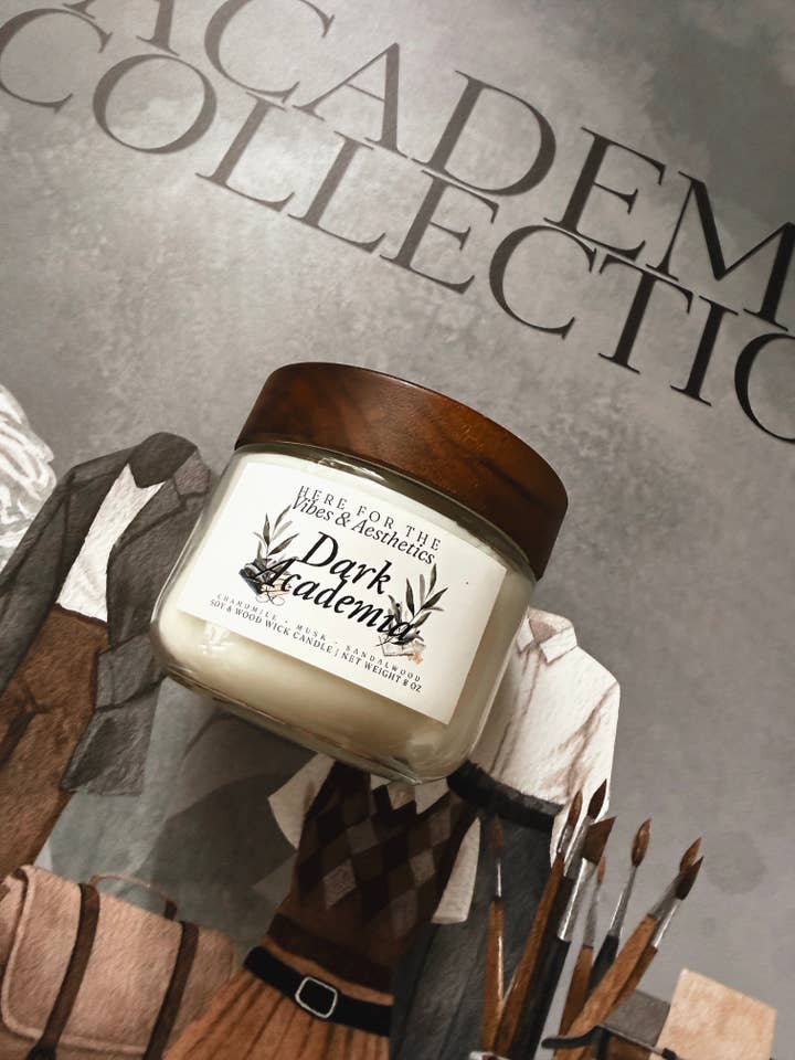 Bougie Vibes & Aesthetics | Dark Academia (8 oz) pour la vente par The Nerf Herder Co.