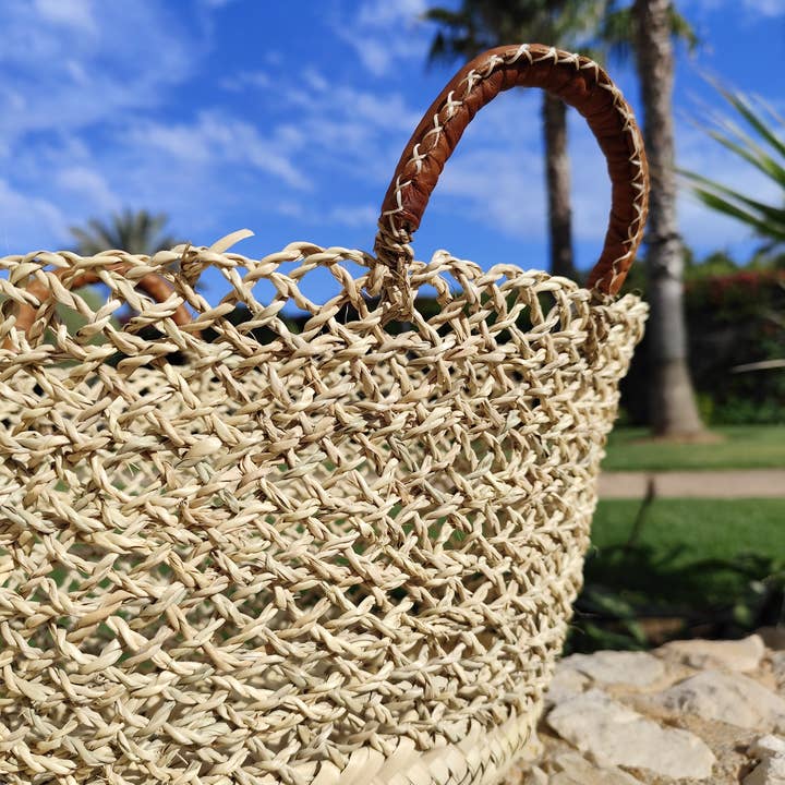 Maya Mallorca - Wholesale Clutch Bag - Women's - PALM AND BULRUSH BASKET WITH LEATHER HANDLES