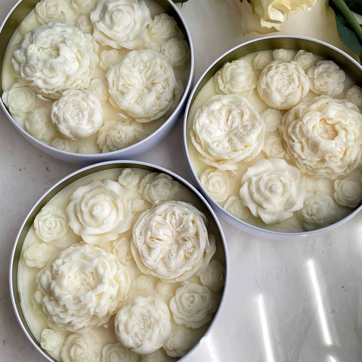 Akivodu Candles - Wholesale Novelty Candle - Blooming Flowers Candle 16 oz - multiple scents