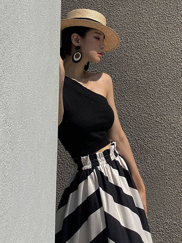 Sheer Trend – wholesale Set med topp och kjol - Dam – Set med randigt omlottlinne med enfärgad axel och kjol16