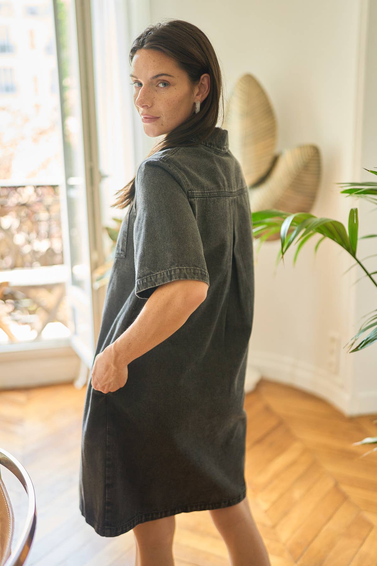 Calie Paris - Vendita all'ingrosso Vestito - Donna - Abito corto in denim Dalia con collo camicia8