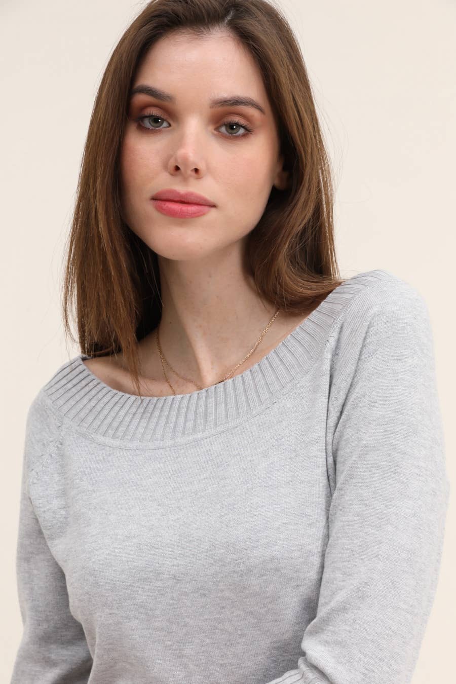 CHOKLATE PARIS – Engroshandel Pullover - Dame – Strikket bluse med bådudskæring og 3/4-ærmer - model 34112
