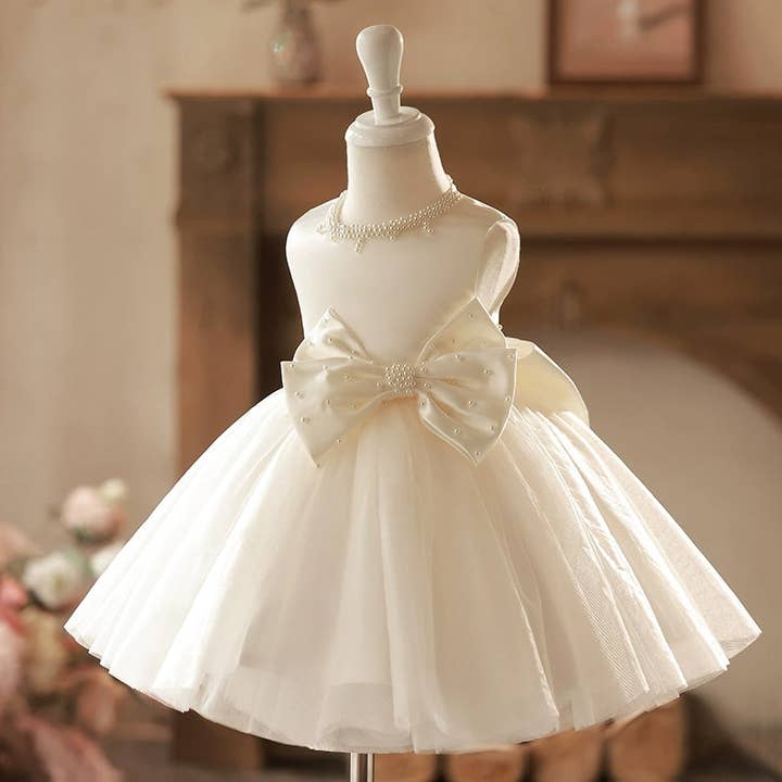 Robe de demoiselle d'honneur en satin longueur thé Champagne Princess pour la vente par shoplittleswan