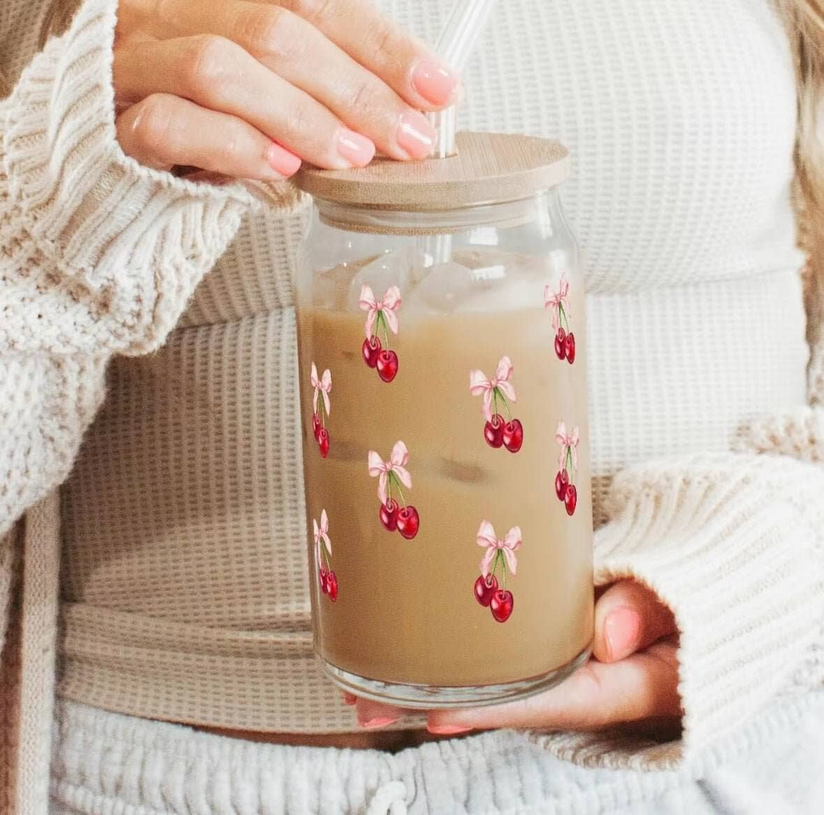 Sip-Sip Hooray! - Venta al por mayor Vaso/copa - Lata Vintage Cherry Bows de vidrio de 16 oz con tapa y pajita1