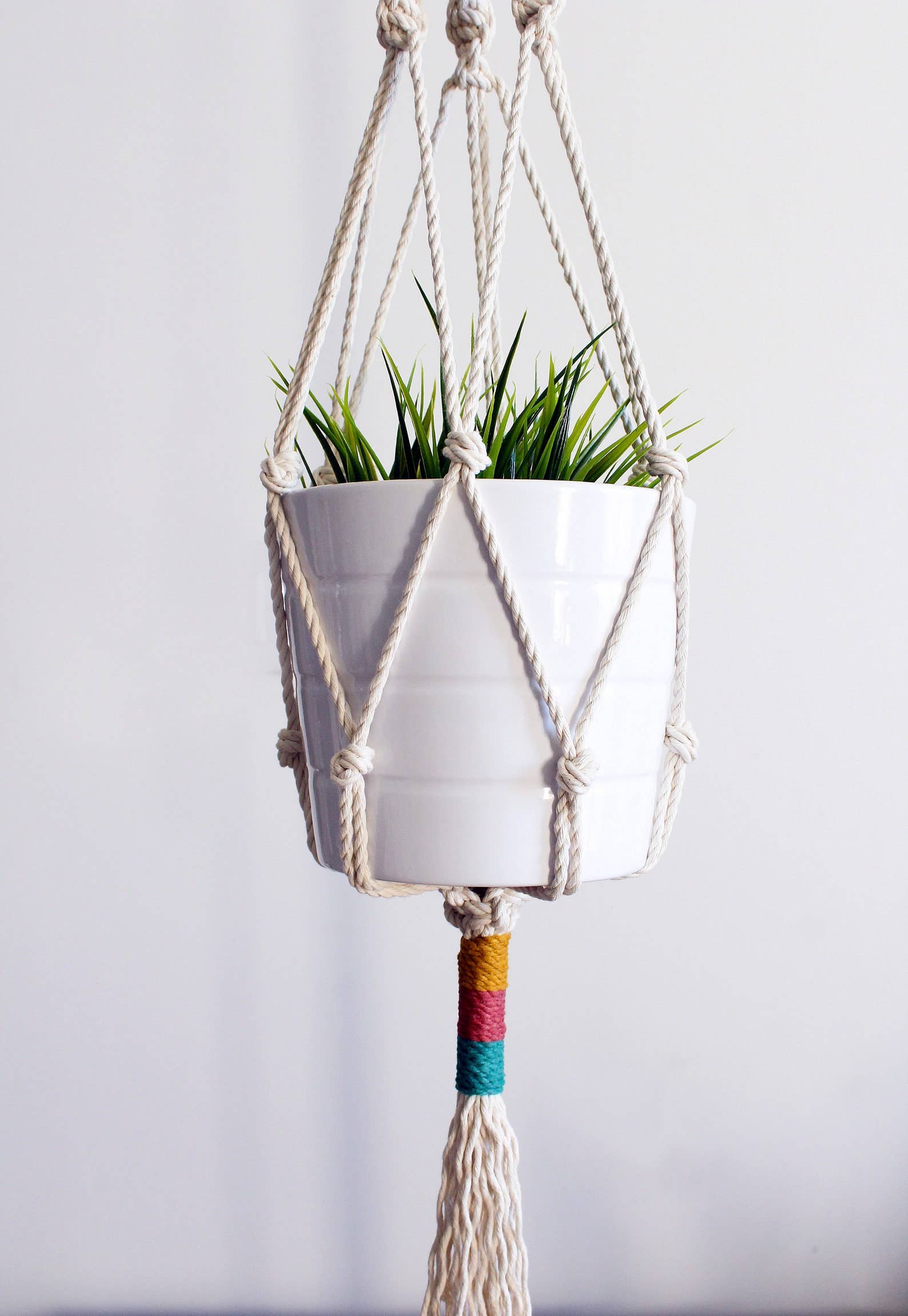 Freefille Market - Vendita all'ingrosso Fioriere a sospensione - Portavasi in macramè, color block5