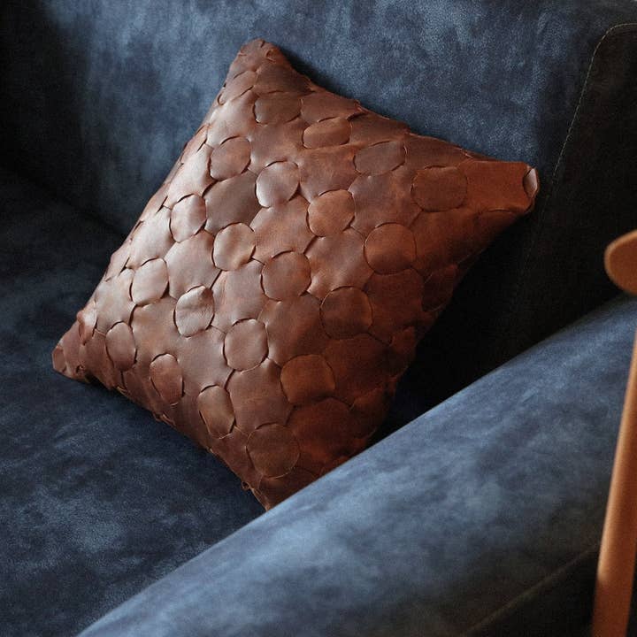 Strikket læder kaste pude for engroshandel hos Roarcraft