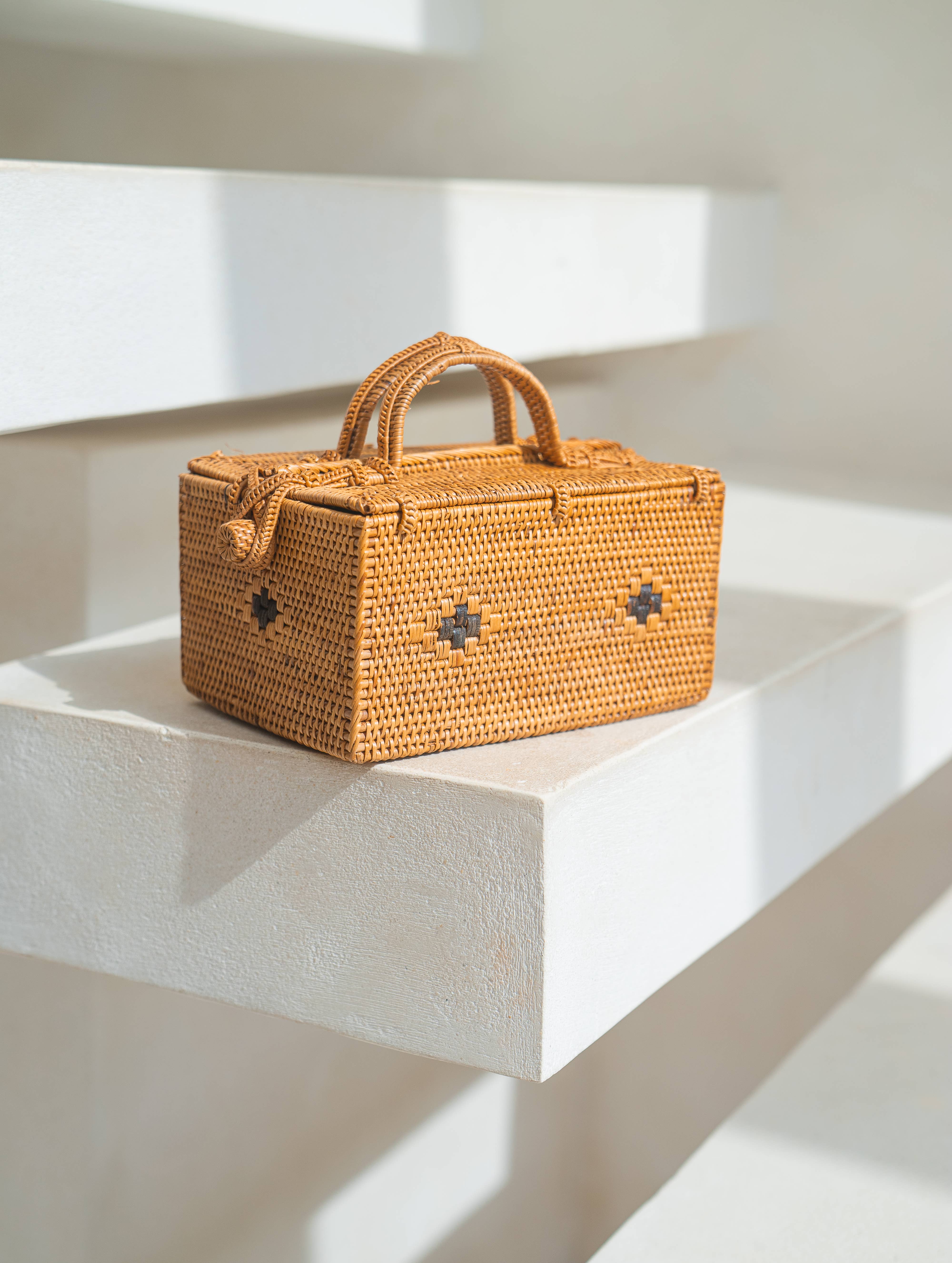 The Artisan and Company - Wholesale Picnic Basket - Rattan Picnic Basket-Small2