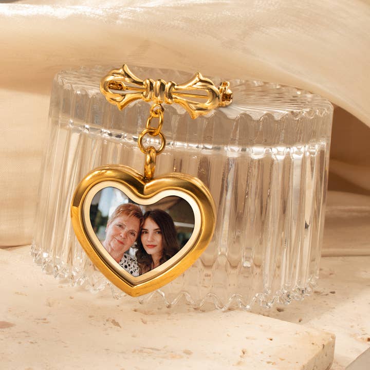 Spilla medaglione a cuore con foto personalizzata per la laurea - ricordo commemorativo per la vendita all'ingrosso da parte di Anavia