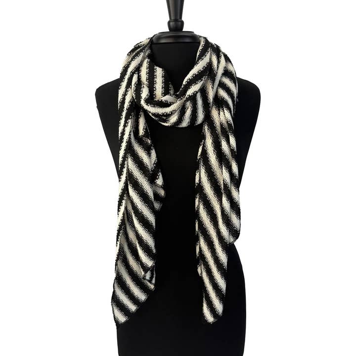 Écharpe Seanna – Tricot de pull recyclé, poids moyen, super doux pour la vente par G & L Positive Goods