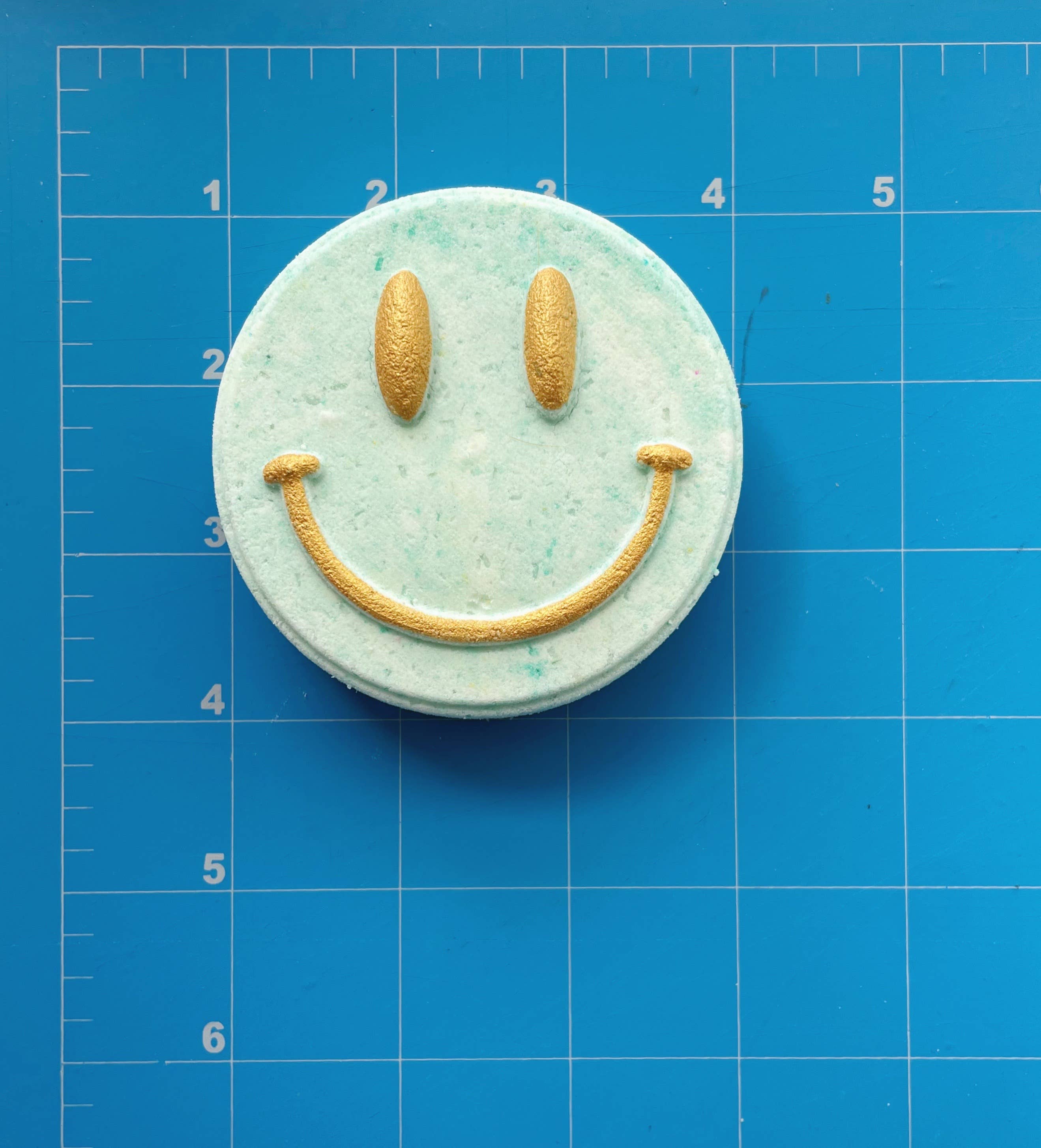 The Sister Made - Wholesale Bath Bomb/Fizz - Happy Bath Bomb (Emoji, Smiley)7