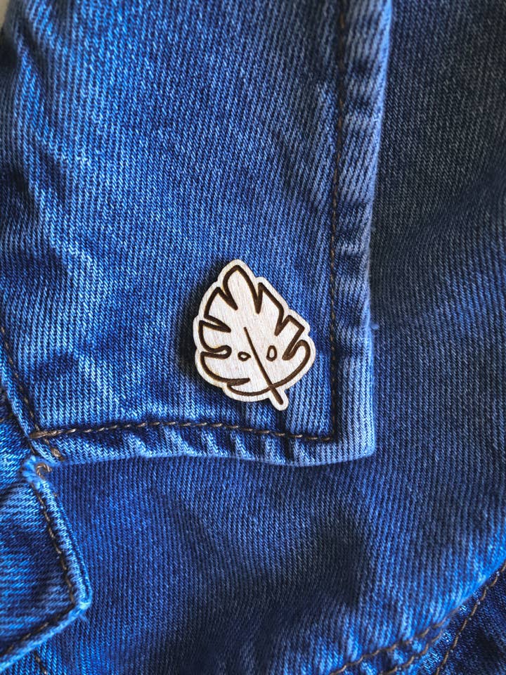 Söt Monstera Leaf laserskurna trästift för wholesale av Gold Beam Creations