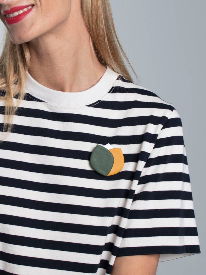 Broche Pétalo De Otoño para venta al por mayor de DELAROSA STUDIO