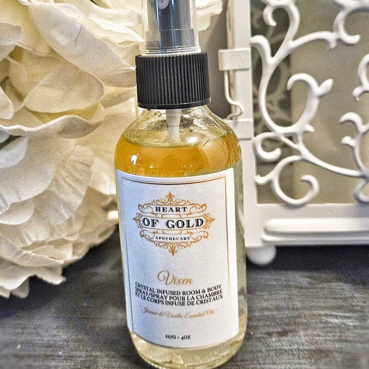 Vixen Kamer Spray ~ Jasmijn & Vanille voor wholesale door Heart of Gold Apothecary