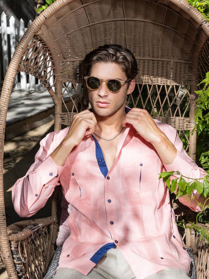 Mænds 100% linned to-lomme fancy guayabera med kontrastlommer for engroshandel hos MOJITO COLLECTION