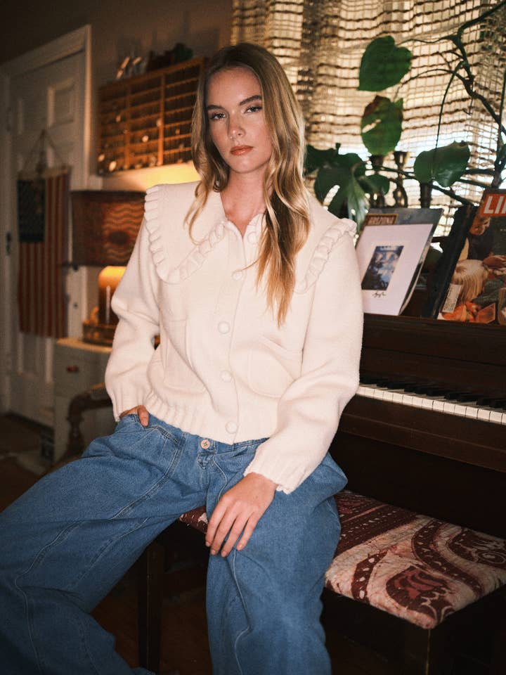 Aaron & Amber - Wholesale Cardigan - Women's - AJJ5390 SOFT BIG PETERPAN COLLAR COMFY CARDIGAN7