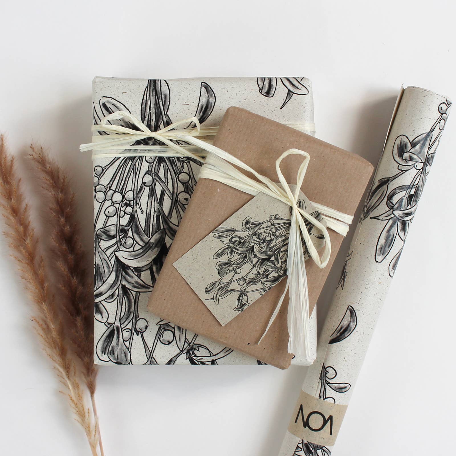 NOA Papeterie - Wholesale Wrapping Paper Roll - Gift wrap roll made of grass paper, length: 300cm, mistletoe1