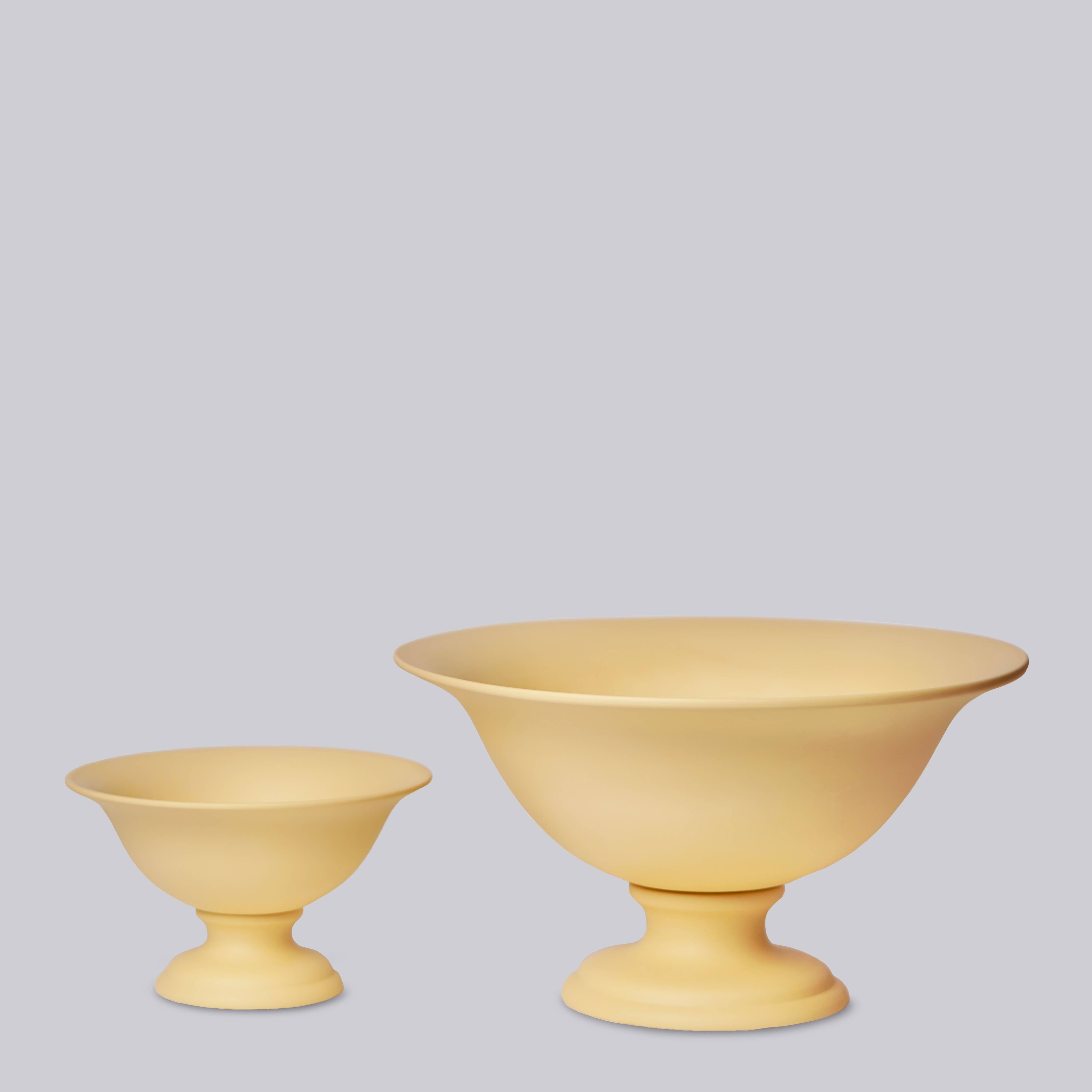 Middle Kingdom – wholesale Vase – Matte Porcelain Footed Vaso - Butter1