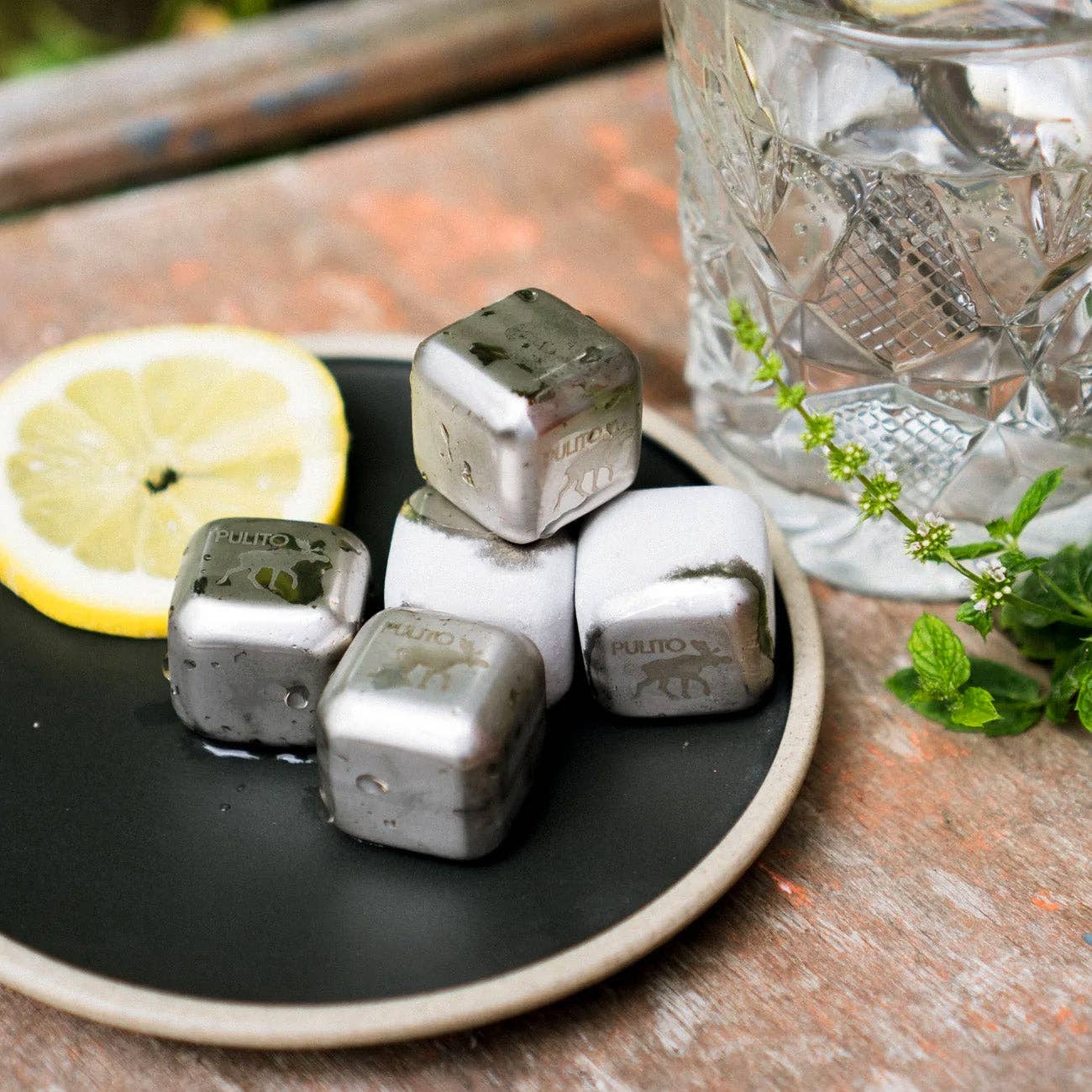 Pulito - Wholesale Drink Chilling Cubes - SteelCoolingCubes2