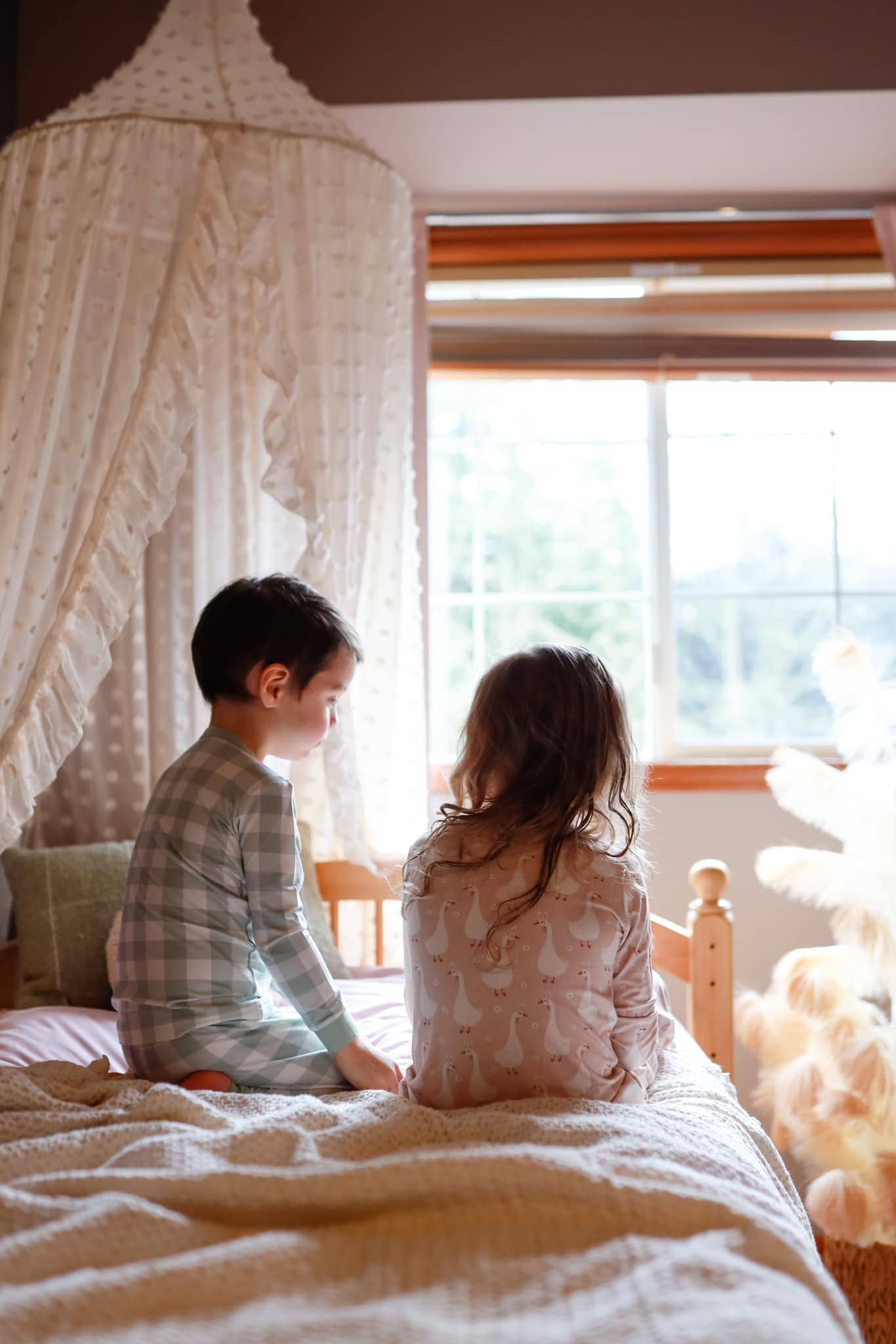 Little Joy Co. - Vendita all'ingrosso Completo pigiama - Bambini - Pigiama in bambù 2 pezzi "Silly Goose on the Loose"5