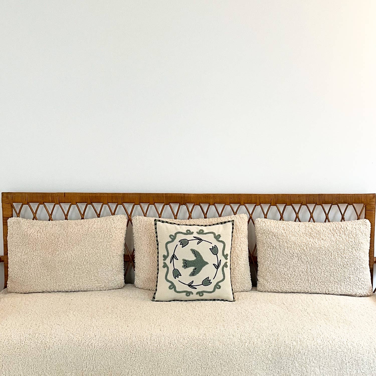 Gabriel natural cuddly cushion 40x60cm for wholesale on Faire3