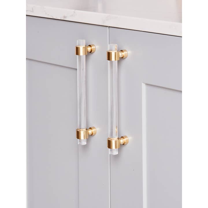 LuxHoldups – wholesale Knopp/Handtag – Smala handtag i lucite och mässing med kronformad bas för skåp5