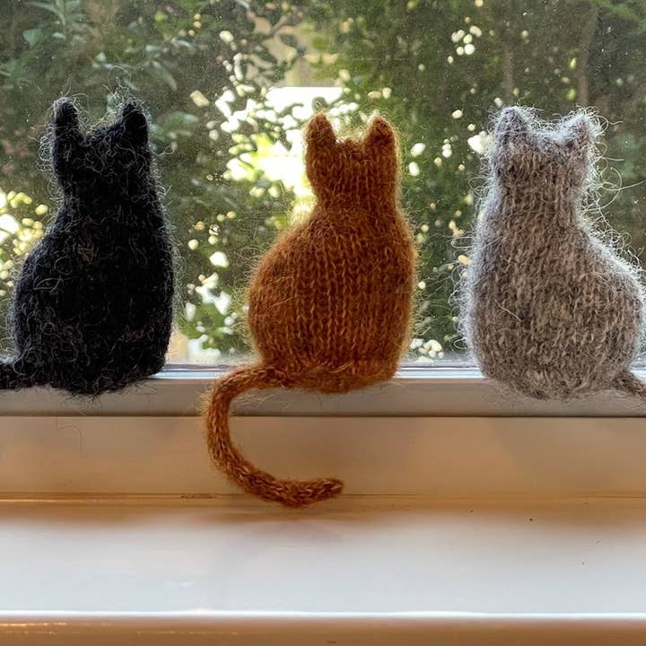 REMOVED BRAND - Wholesale Crafts, Hobbies & DIY - Victorian Housecats to Knit2