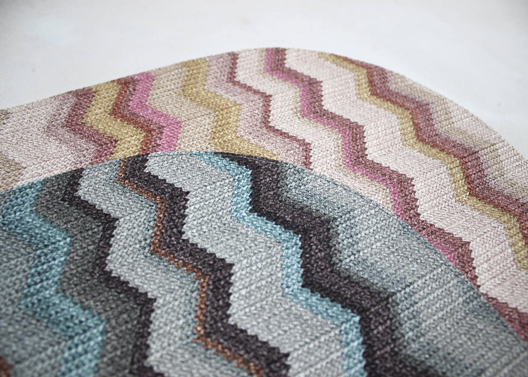 Signature Home Collection GmbH - Wholesale Placemat - Set of 6 oval synthetic leather zigzag grey blue pink placemat2