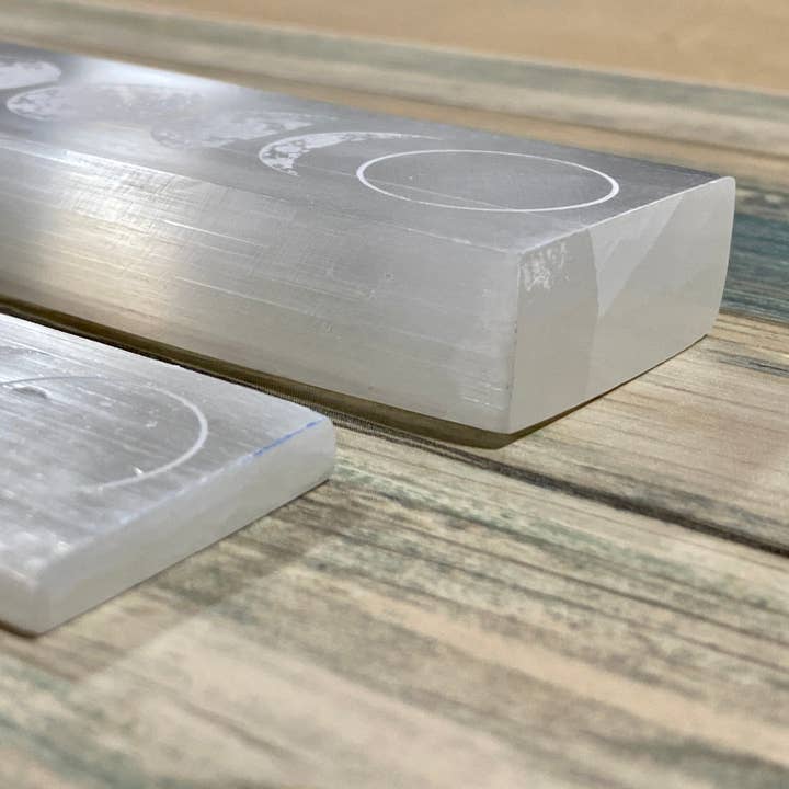 Zen and Meow - Wholesale Crystal Grid - Selenite Platform Engraved Moon Phase2