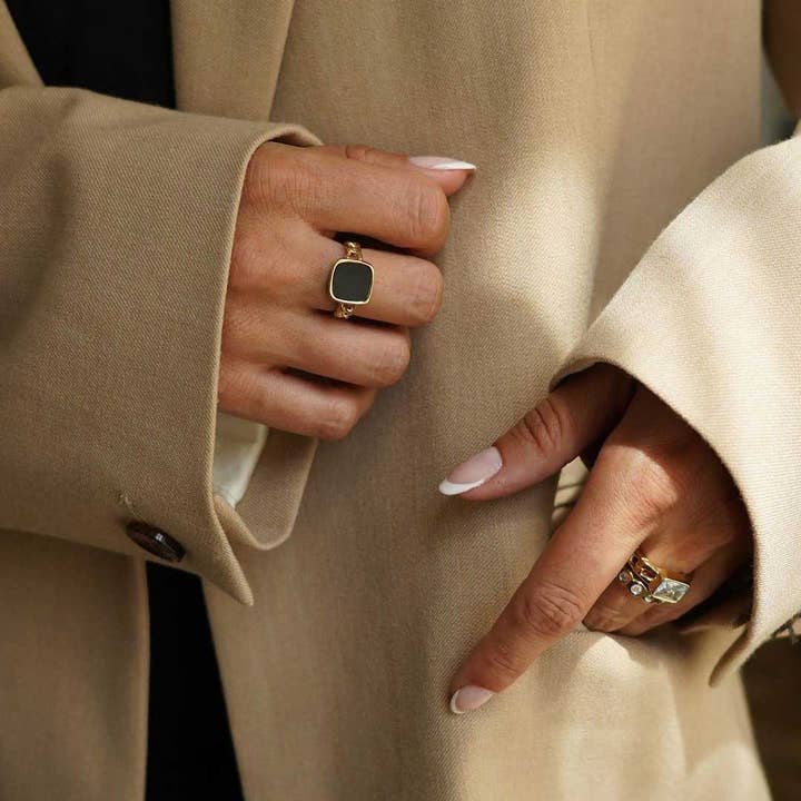 Bijoux 7bis - Wholesale Cocktail/Statement Ring - Steel Enamelled Square Cabochon Chain Chain Ring1