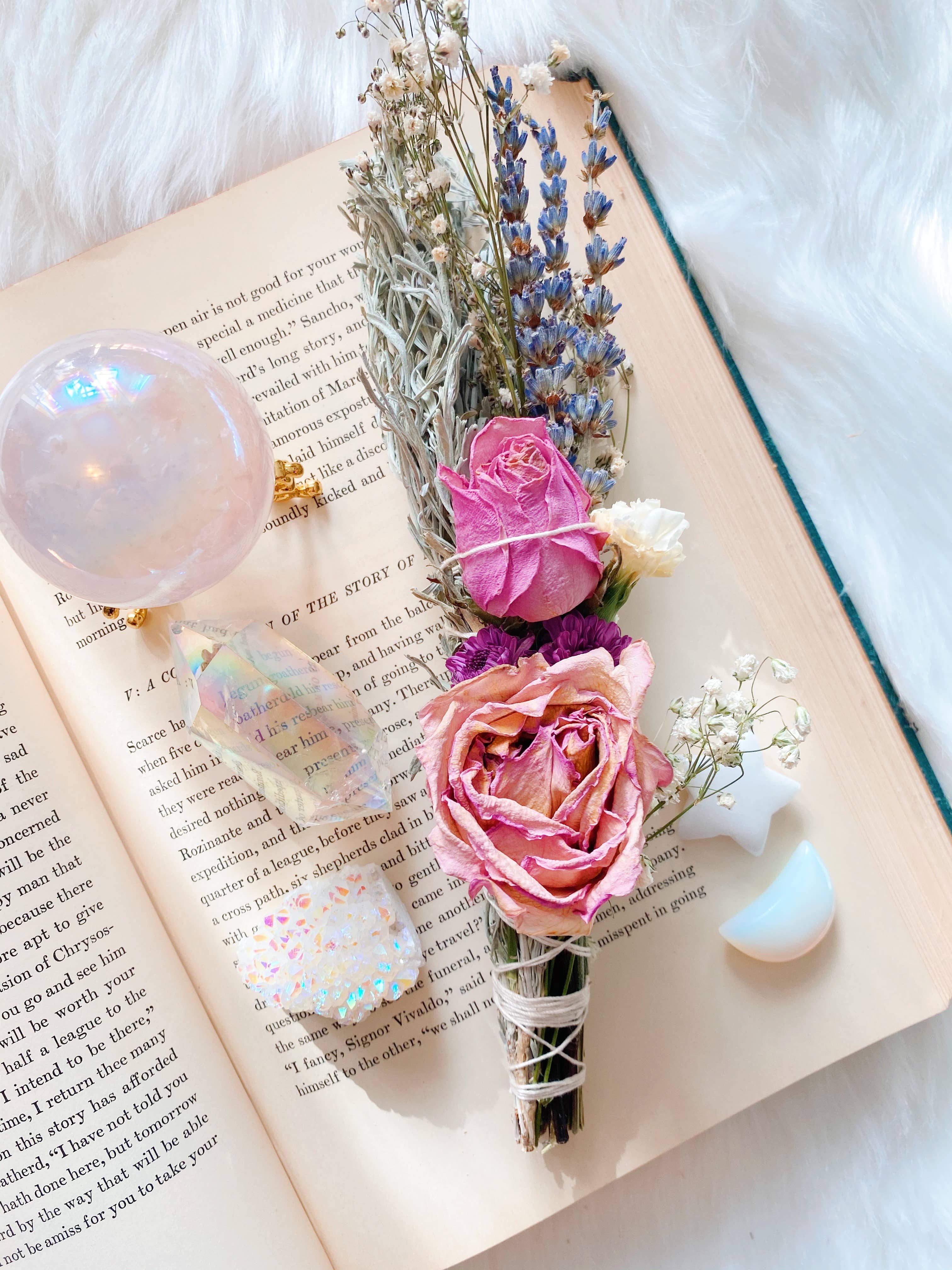 The 12th Moon - Wholesale Sage Bundle - SACRED HEALING Blue/Prairie Sage Bundle - Floral Smudge3