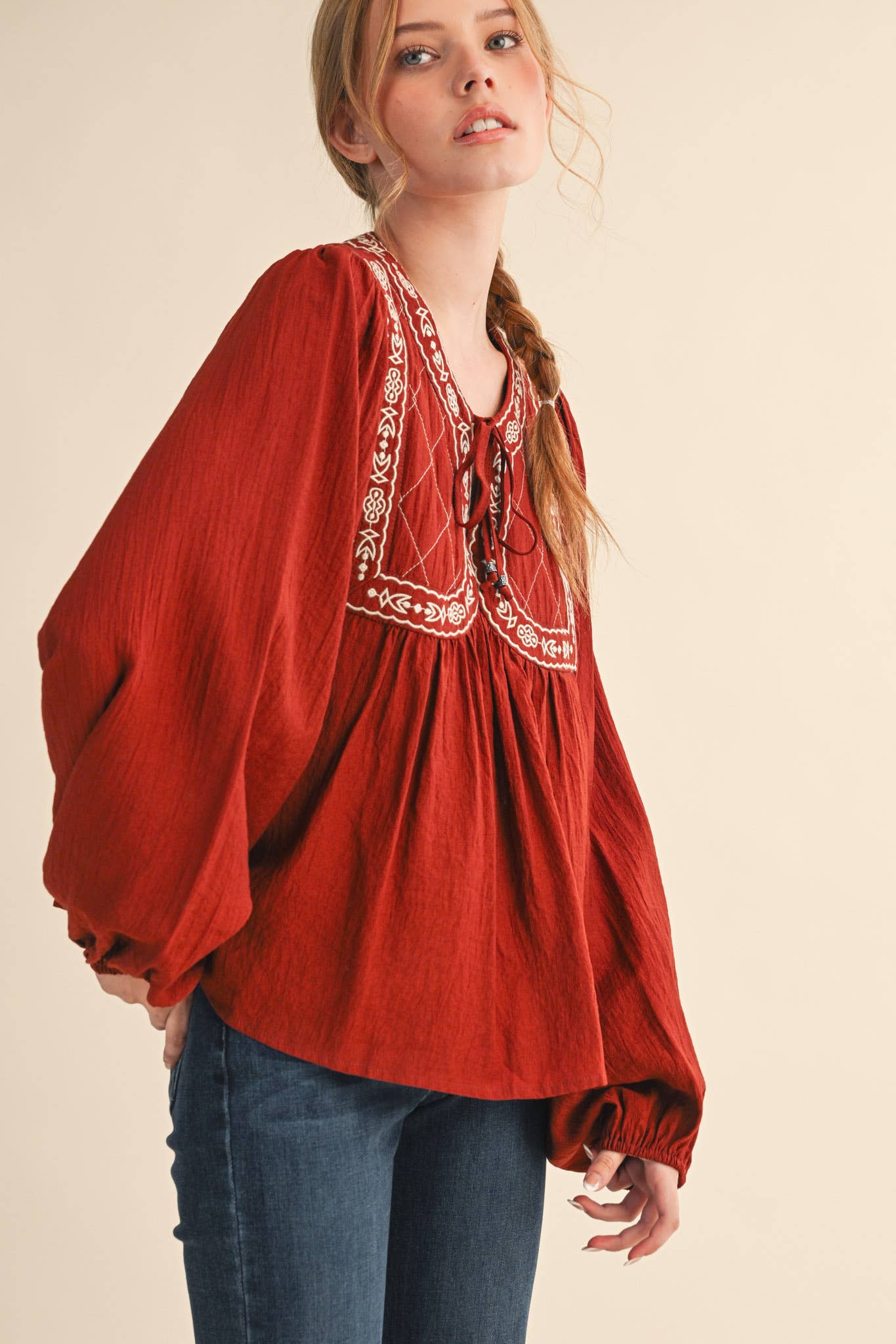 &MERCI - Vendita all'ingrosso Camicetta - Donna - Blusa con maniche a palloncino e rifiniture ricamate MTP42232