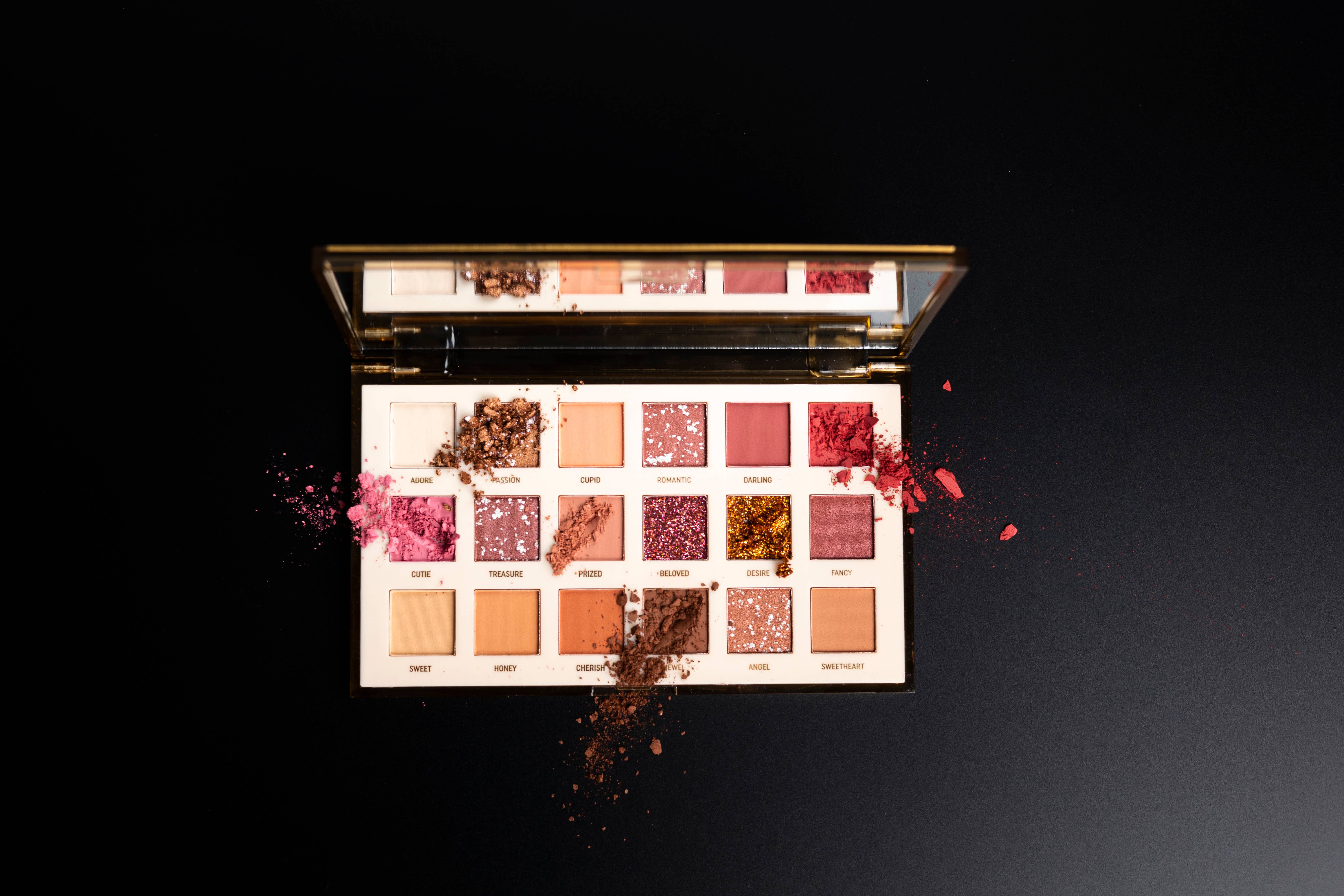 Aquarius Cosmetic SLU - Venta al por mayor Paleta de sombras de ojos - Paleta de Sombras Magic Studio 18 Tonos Muy Nude5