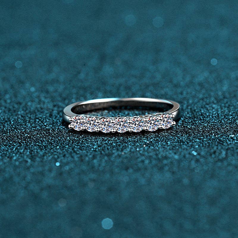 Perimade & Co. LLC – Großhandel Ehering/Ring – Pavé-Moissanit-Ehering aus 925er Sterlingsilber2