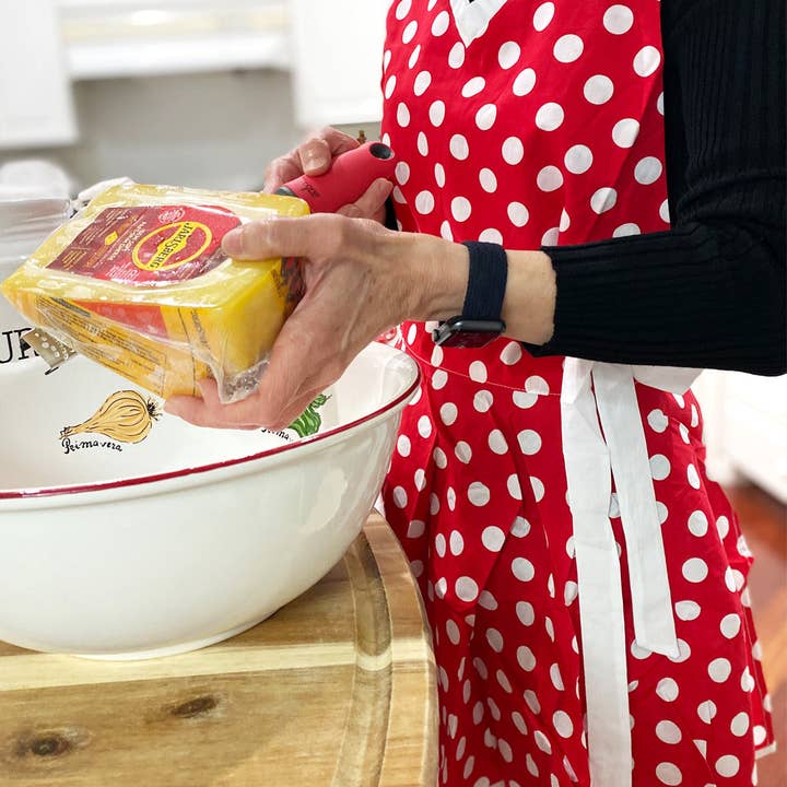 Wrapables.com - Wholesale Apron - Wrapables Adjustable Flirty Hostess Apron3