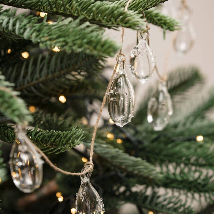 Klare getupfte Tautropfen-Glasgirlande für den Großhandel von Bollywood Christmas