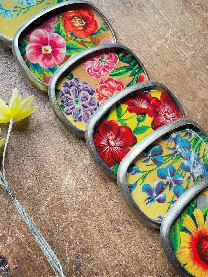 Bæltespænde, botanisk - blomster, havefarve, mættet for engroshandel hos joeyfivecents