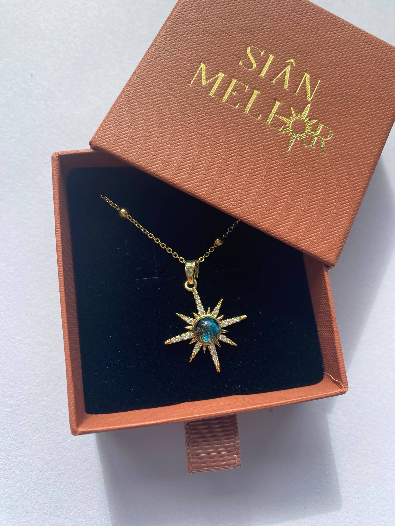 Sian Mellor – wholesale Pendant/charm necklace – Large star satellite necklace0