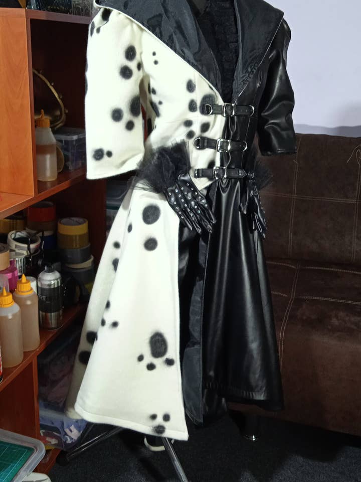 Cosplay Cruella De Vil Dalmatian Outfit / Dalmatian Coat for wholesale by GnG cosplay art fashion