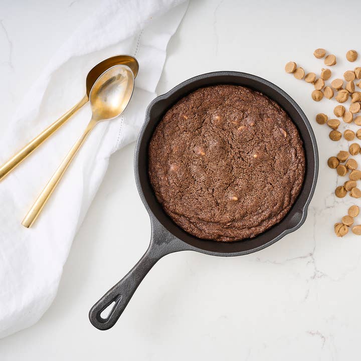 Poêlons de biscuits au chocolat et au beurre de cacahuète | Lot de 12 pour la vente par Red Velvet NYC