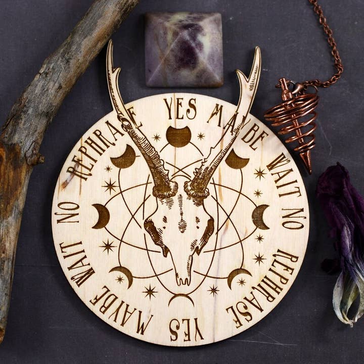 Planche pendulaire Skull and Moon (6 pouces, 8 pouces ou 10 pouces) pour la vente par Jedi Woods LLC