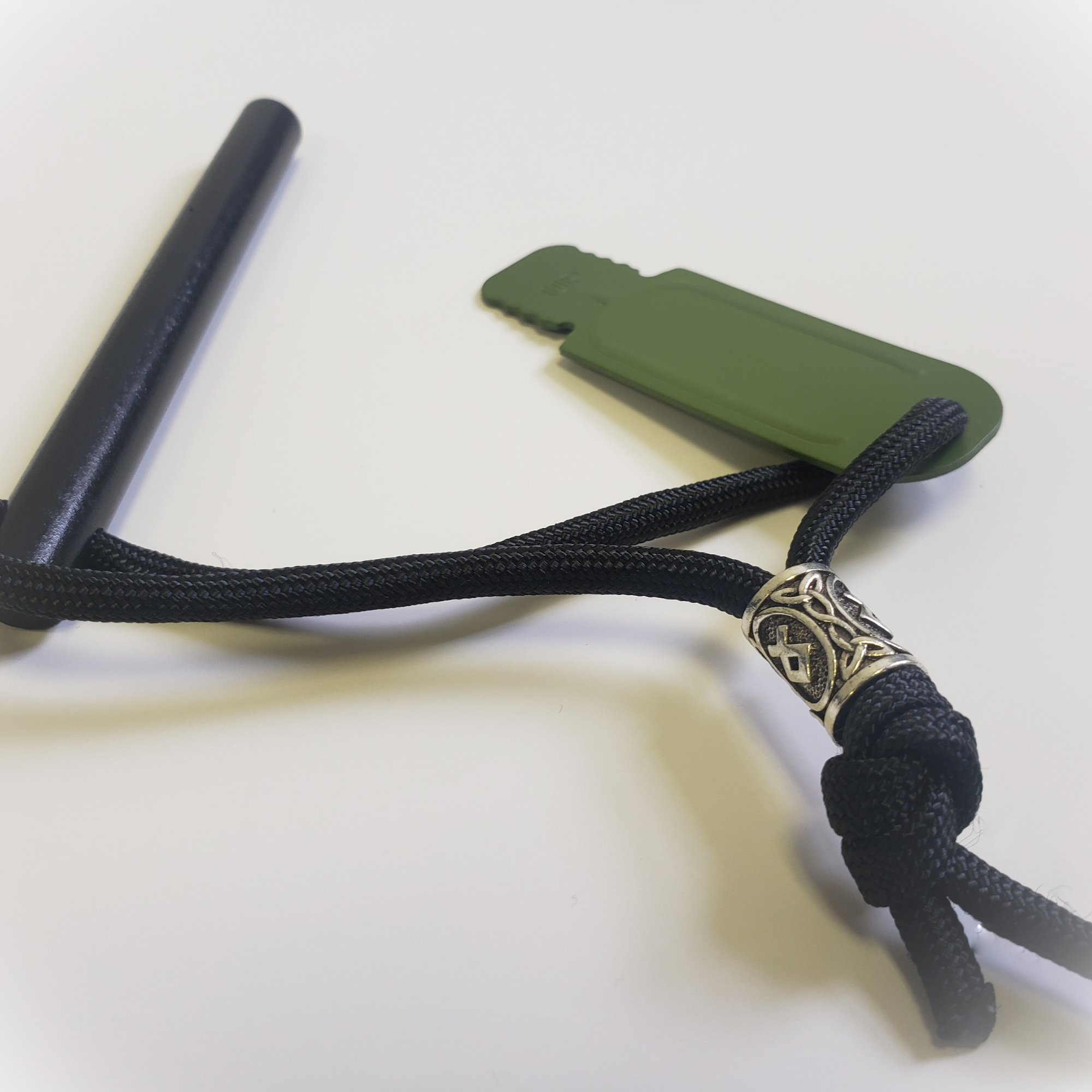 Graft Outdoors LLC - Vente Briquets - Firesteel - Bâton de feu avec pierre à brûler pour camping et survie1