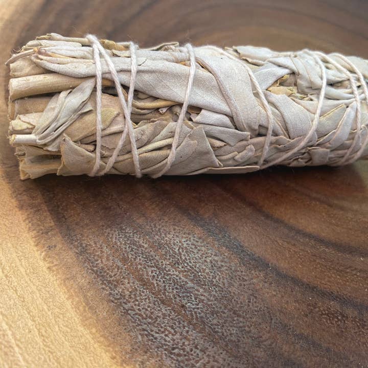 Princess' Holistic Boutique – Großhandel Salbeibündel – The Spiritual Rehab Weißer Salbei1