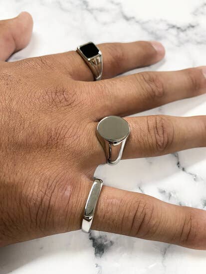 Charmin's Ringen - Vente Chevalières - Bague chevalière ovale large pour homme Charmin's Ringen en acier R9701