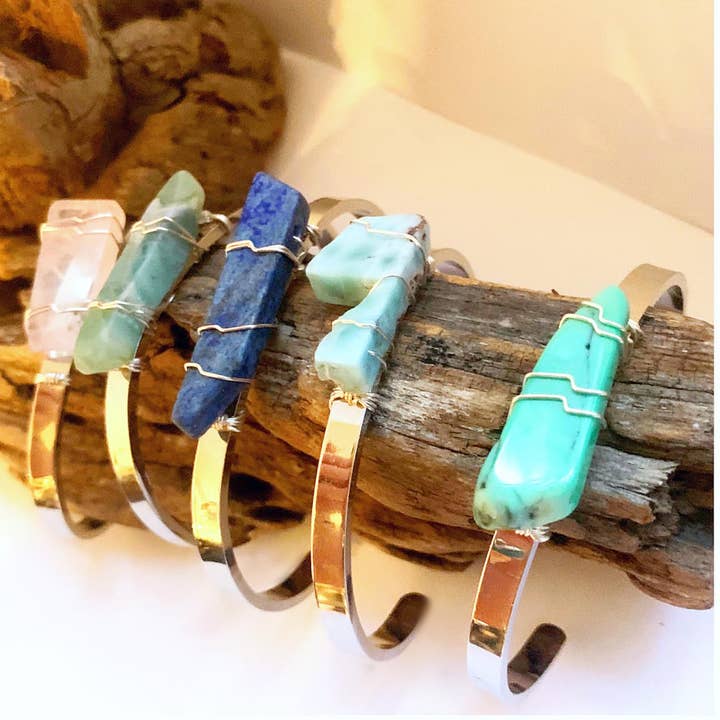 Bracelet manchette en cristal d'argent avec pierres précieuses - Boho Bracelet Jewelry pour la vente par Etymology Jewelry