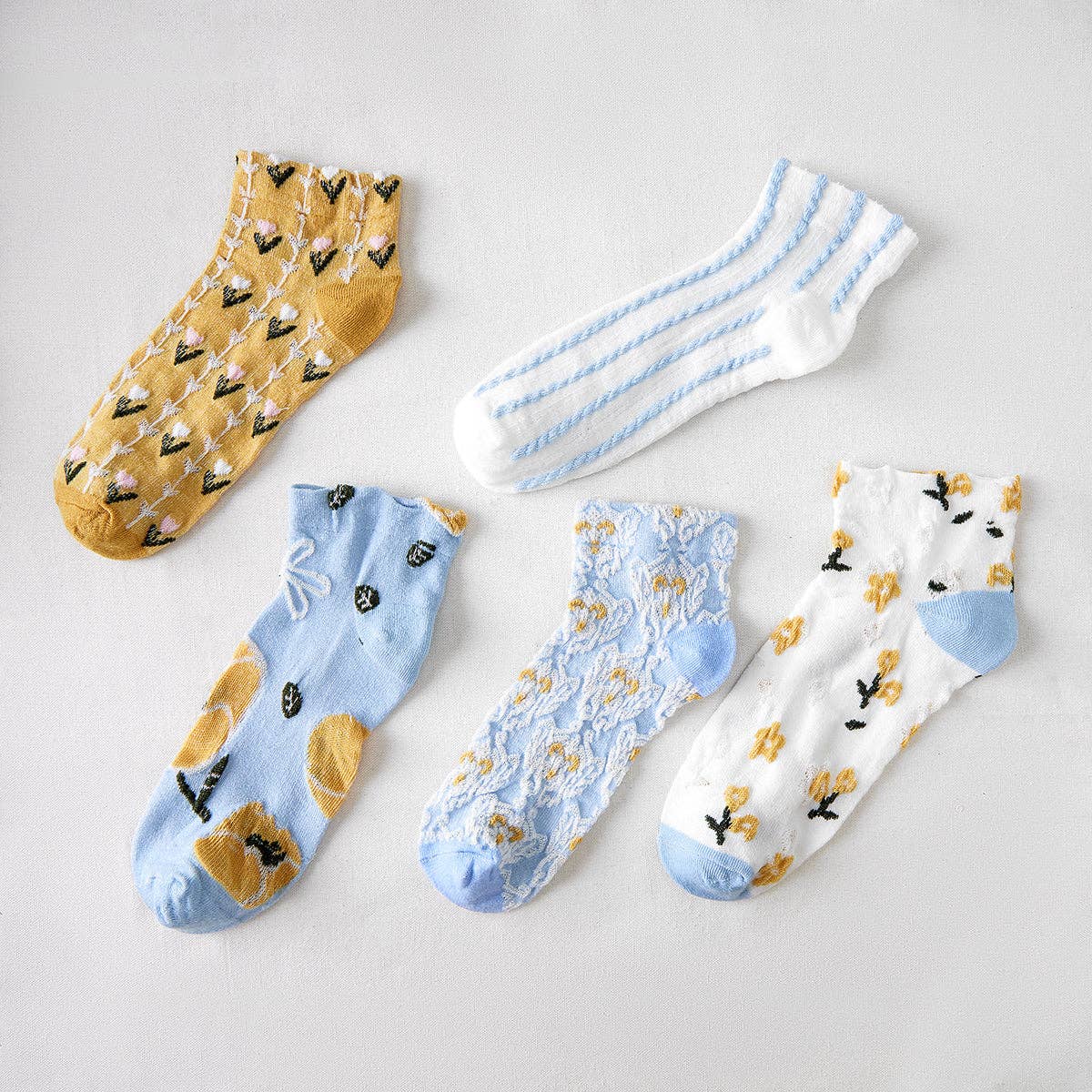 Funkyrel® Atzbranding Limited - Wholesale Socks - Women's - Rufia - Vintage Floral Blue and Yellow Low-Cut Socks9