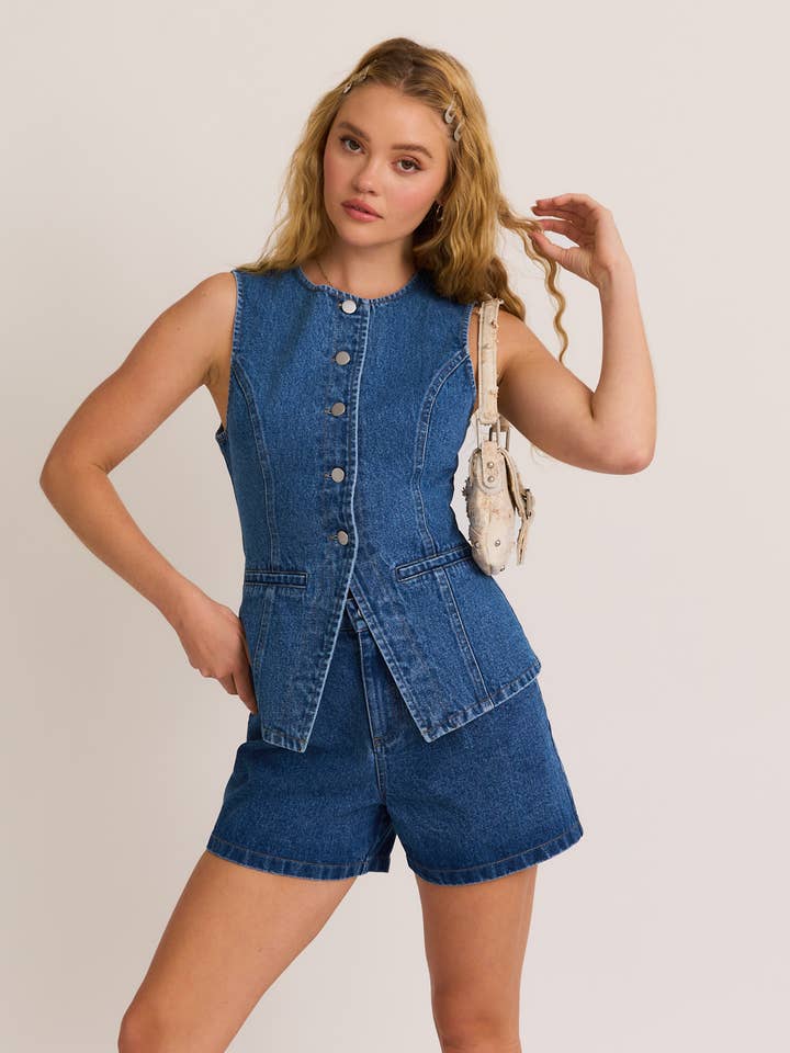BUTTON FRONT SLEEVELESS DENIM TOP
for wholesale on Faire