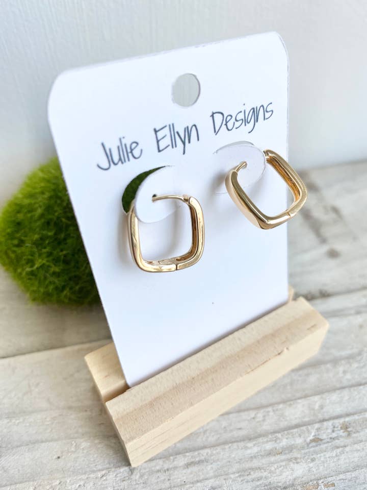 Guld firkantede hoop huggies for engroshandel hos Julie Ellyn Designs