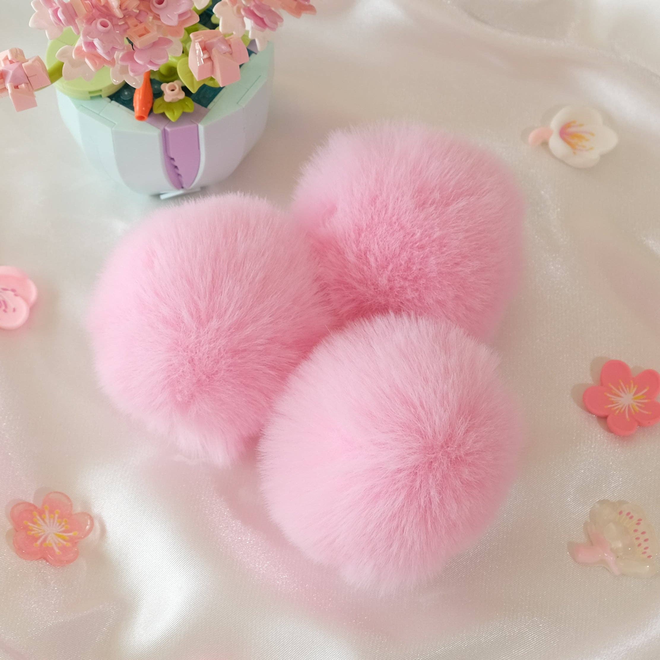 Moon Bunny - Wholesale Craft supplies - Pom pom1